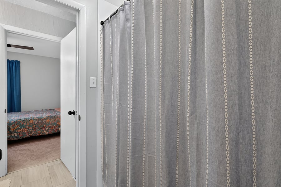 Shared Shower/Bath connecting private 1/2 Bathrooms