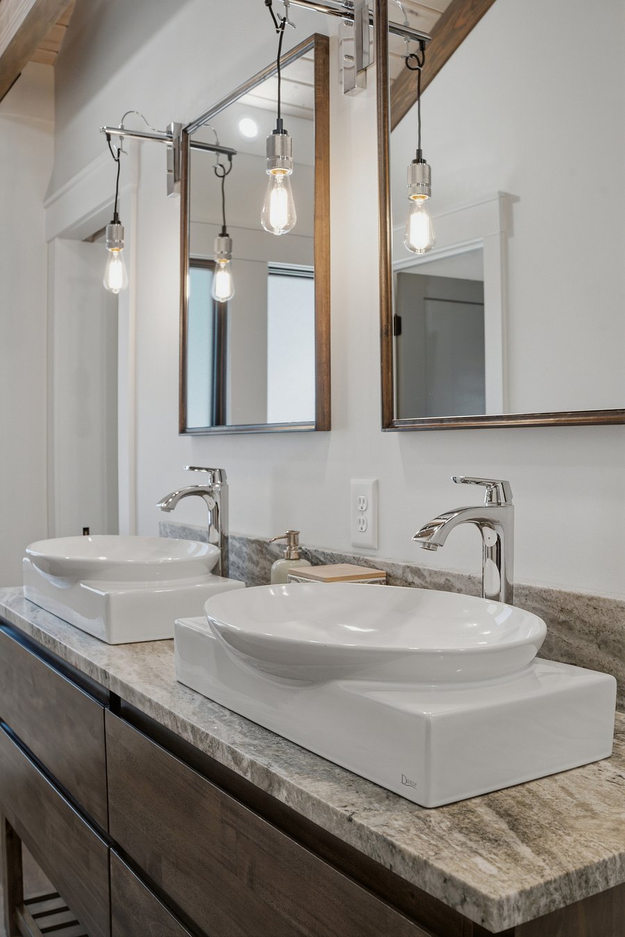 BA1: Double sinks