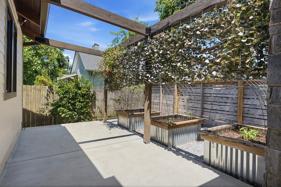 Garden beds to grow fresh herbs & veggies