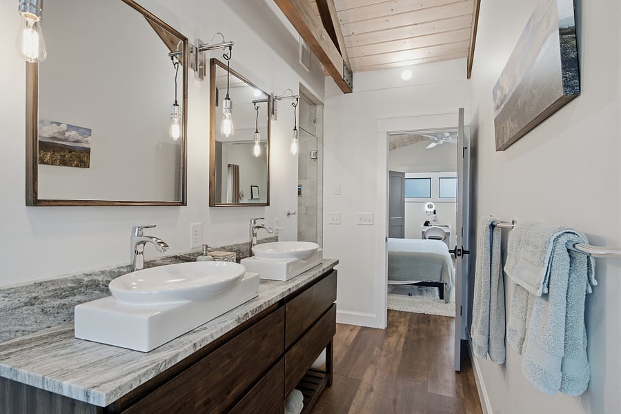 BA1: En suite bathroom