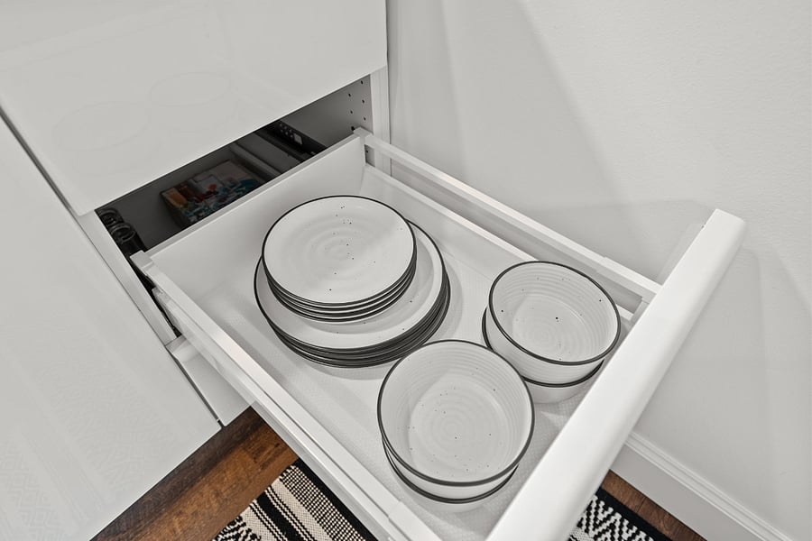 FL2: Plates, cereal bowls, coffee mugs