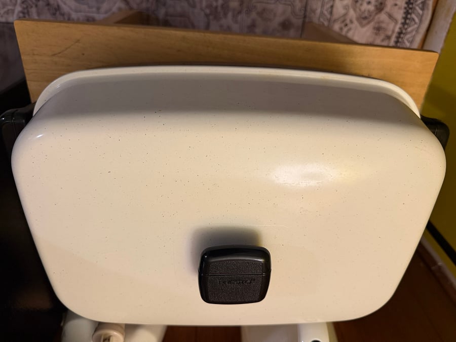 Electric pot to cook and bake in