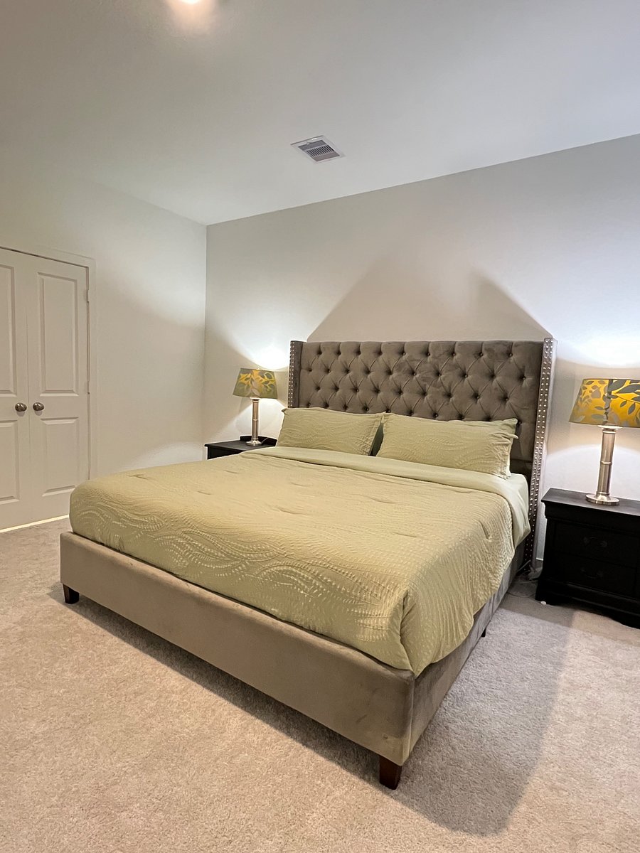 master's bedroom-king size bed