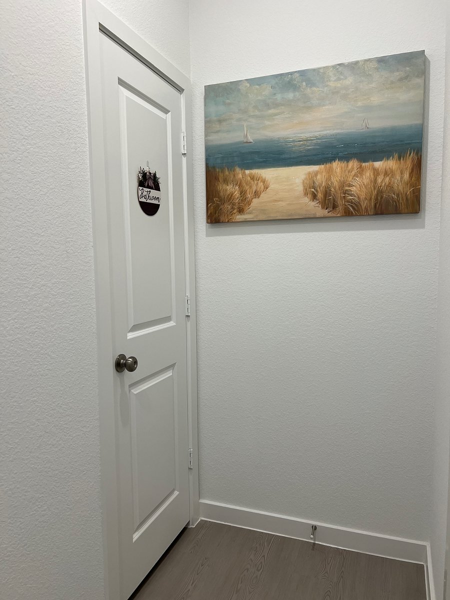 hallway to guest Bathroom