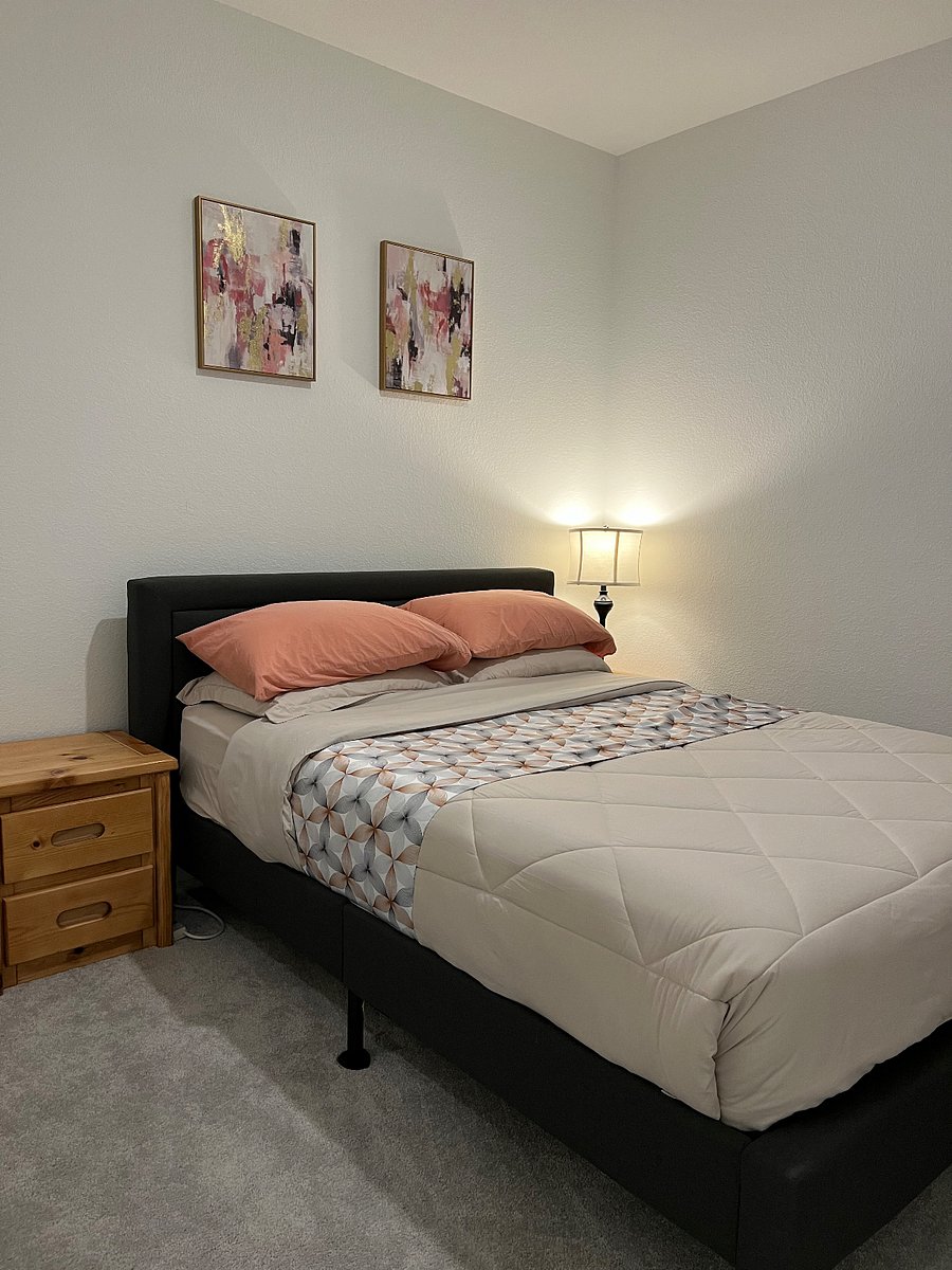 2nd Bedroom-queen size