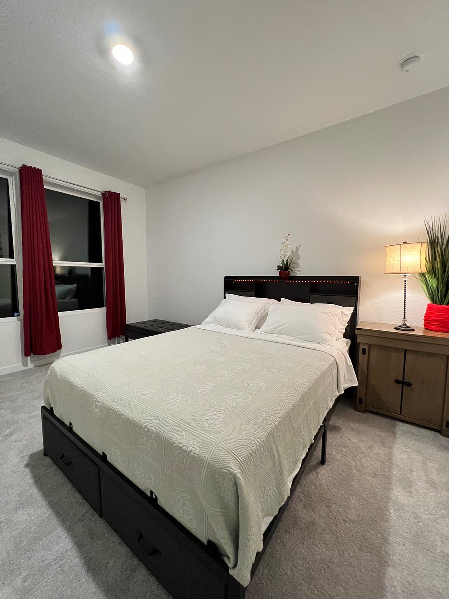 next gen (in-law suite) bedroom-queen