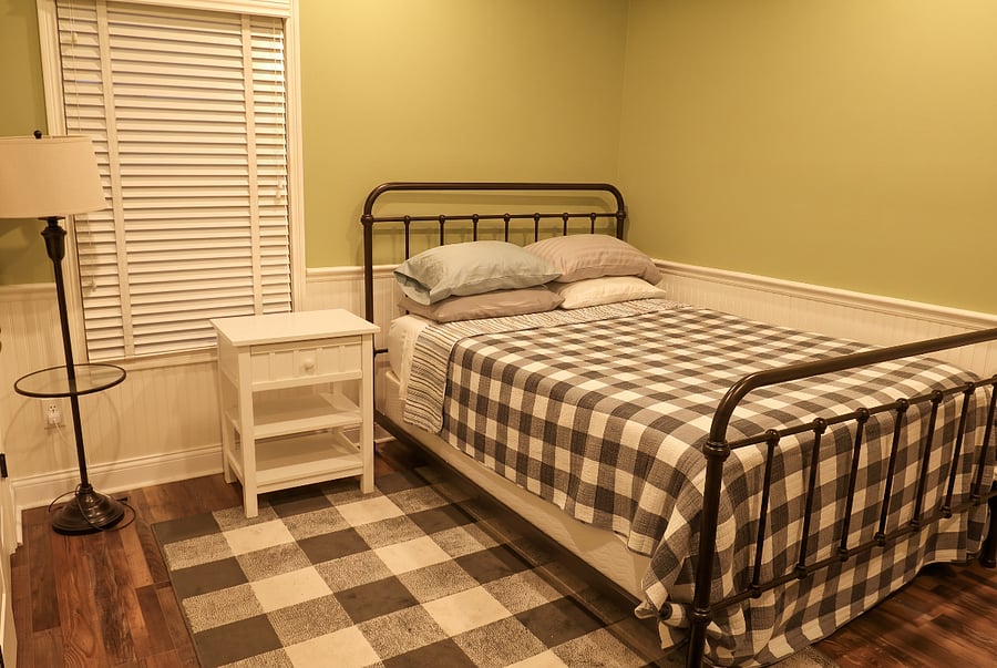 Middle bedroom with large closet
