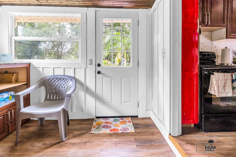 It's the little conveniences that make an extended stay feel like home. Direct access from the parking area to the pantry makes unloading groceries effortless, so you can spend less time carrying bags and more time enjoying life at The Prospect Retreat.