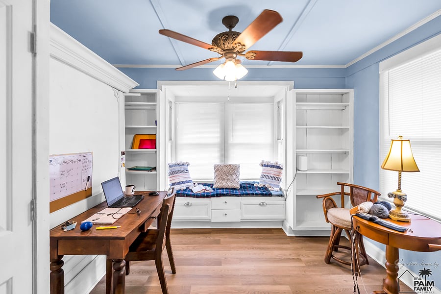 Every extended stay is different, and this room is designed to adapt with you. Filled with natural light and thoughtful flexibility, it offers a bright, peaceful space that comfortably becomes whatever you need it to be at The Prospect Retreat.
