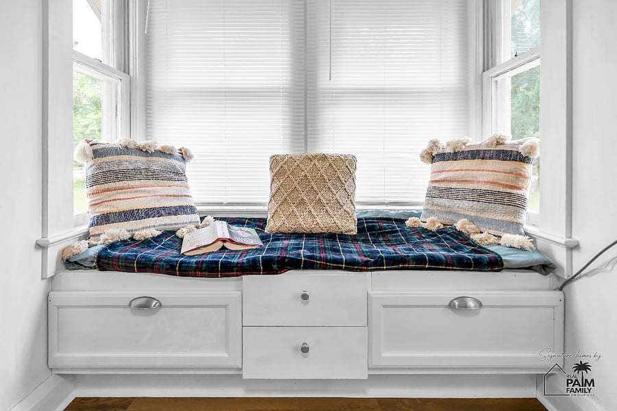 Sometimes the best moments are the quietest ones. Nestled between sunlit windows, this cozy reading nook invites you to pause, unwind, and enjoy the simple pleasure of a good book, a warm cup of coffee, or a peaceful moment all to yourself at The Prospect Retreat.
