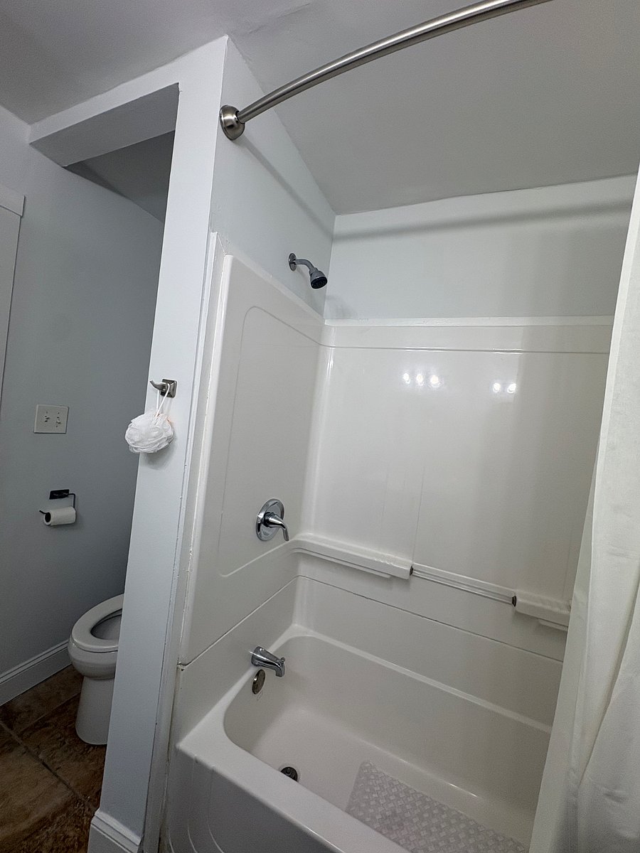 Bathroom with Tub/Shower