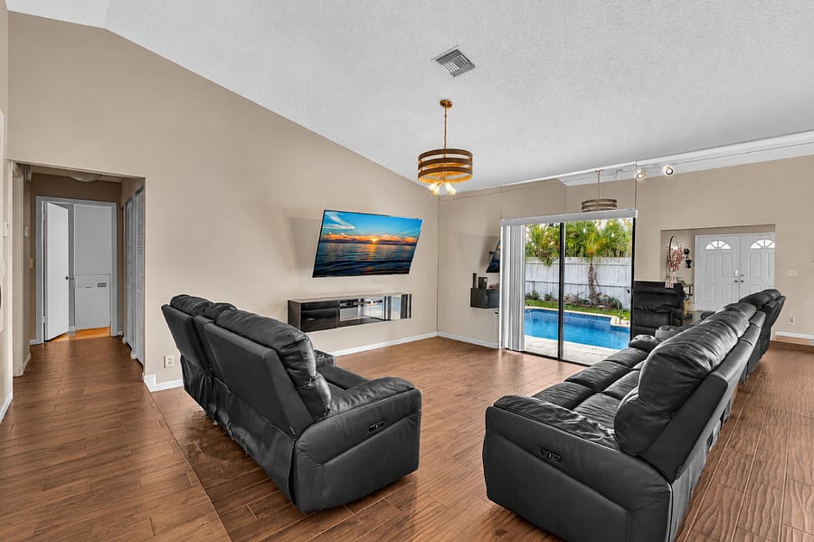 Furnished Finder property 1018092_1 photo 3
