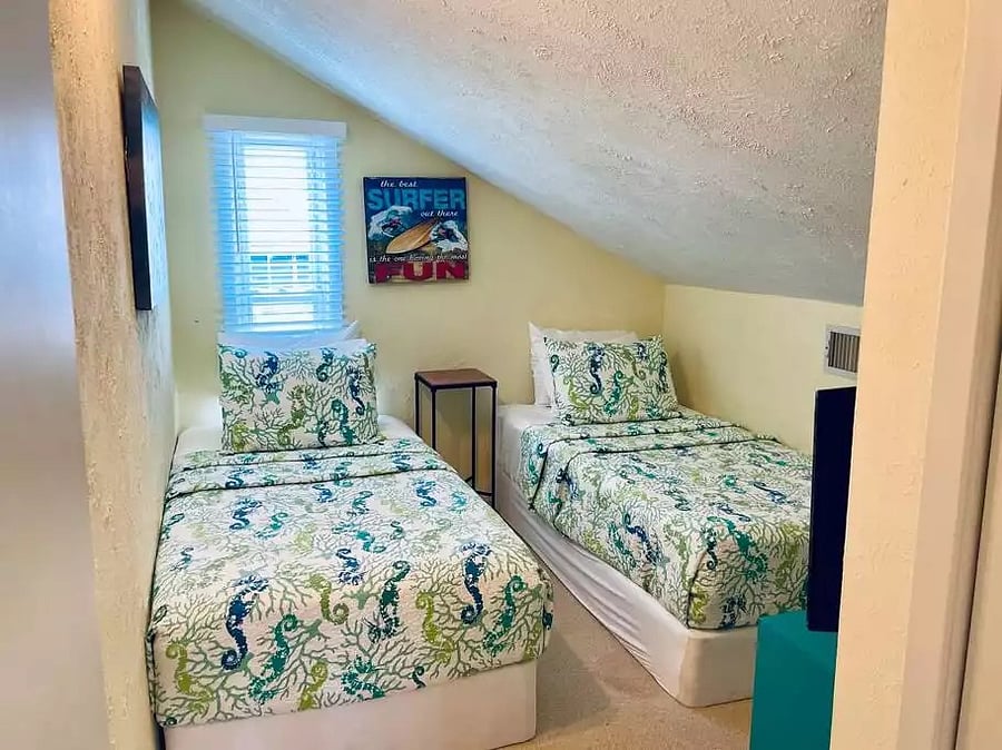 Upstairs bedroom 2