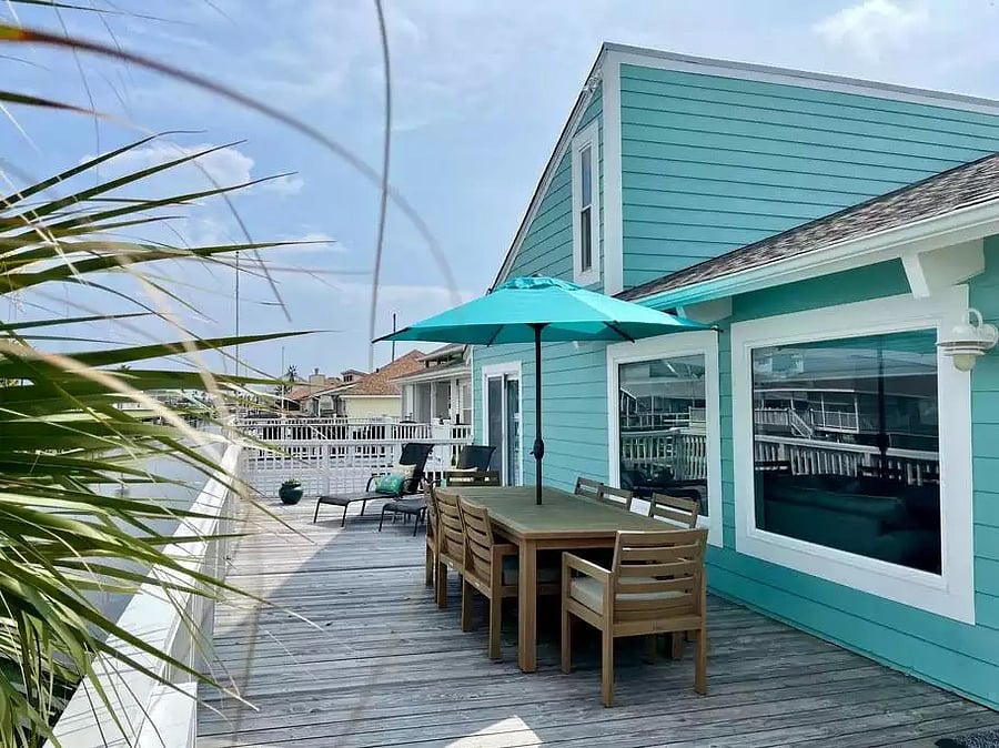 Back decks with dining table