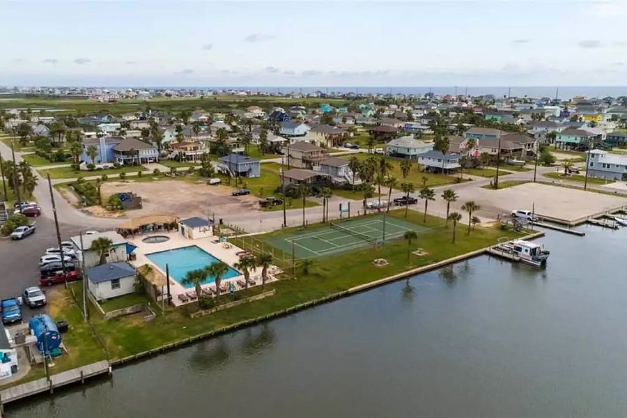 Neighborhood amenities