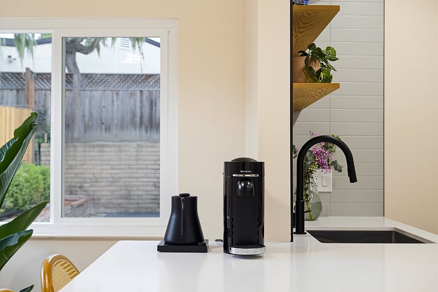 Brand-new modern kitchen (Pic 6)