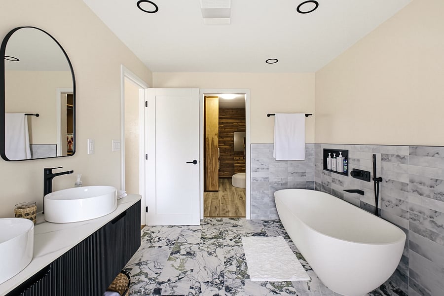 Brand-new primary bathroom with walk-in closet (Pic 4)