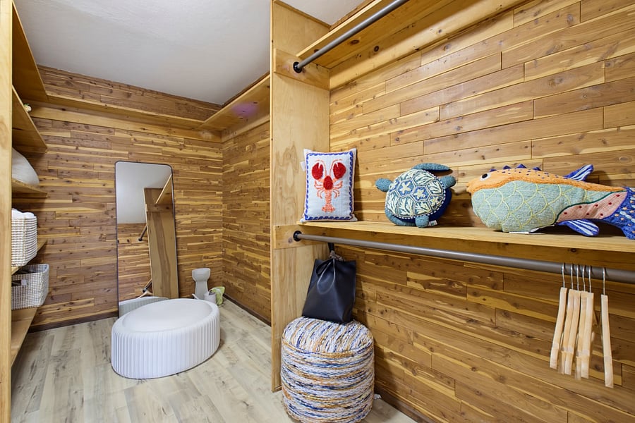 Brand-new primary bathroom with walk-in closet (Pic 8)