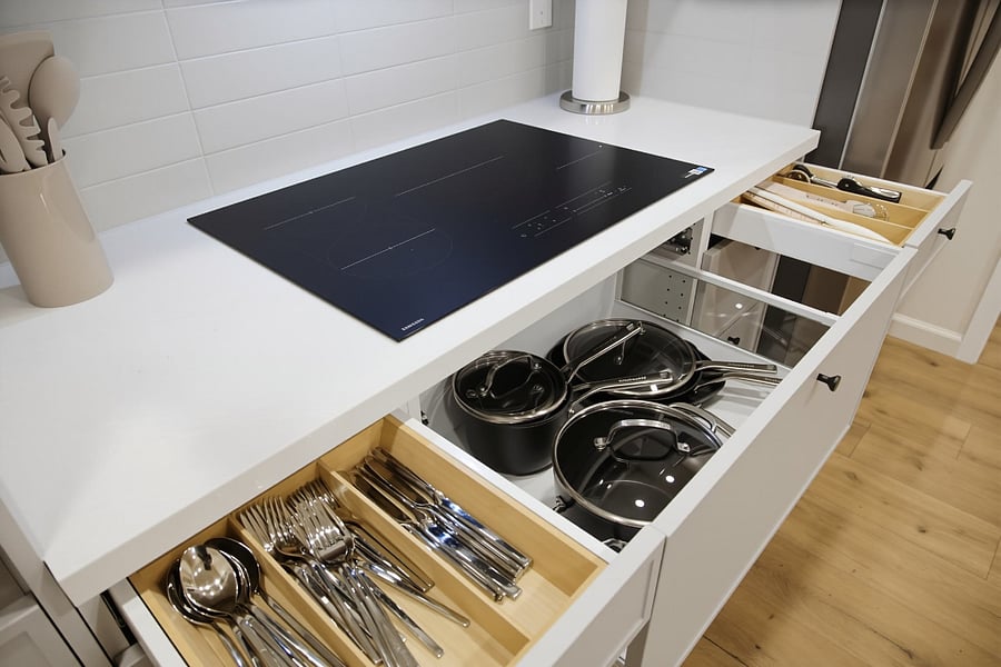 Brand-new modern kitchen (Pic 3)