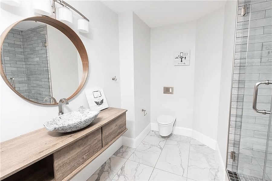 Full bathroom for added convenience and privacy.