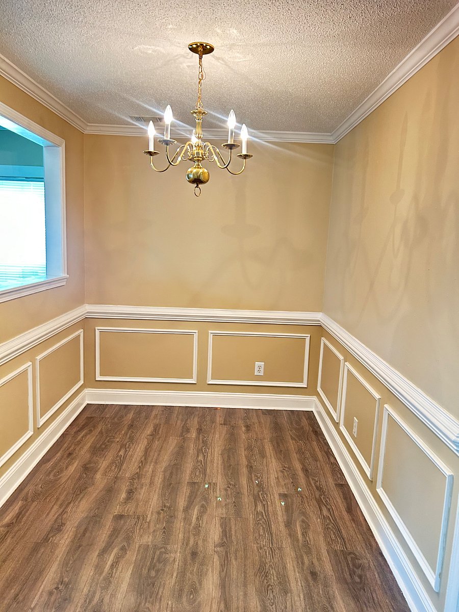 Dining room/flex room 
