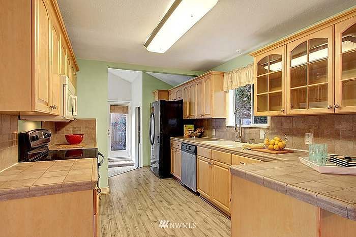 Furnished Finder property 1018320_1 photo 3