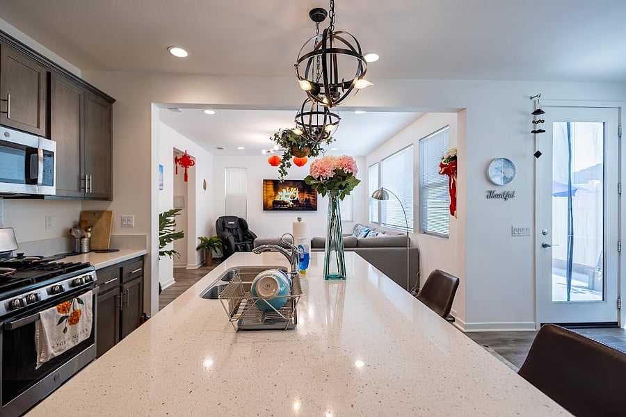 fully furnished kitchen