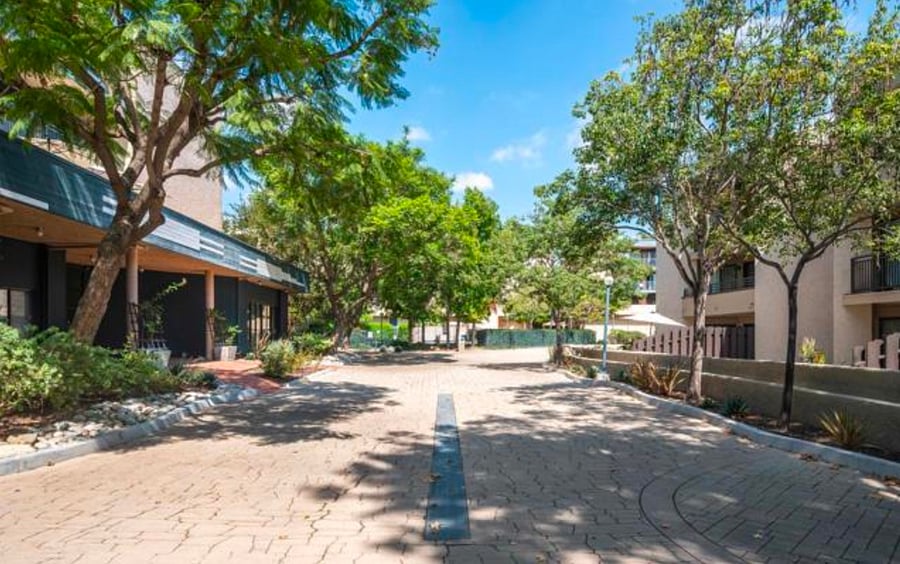 Furnished Finder property 1018352_1 photo 37