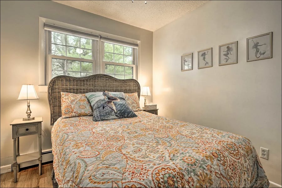 Full bedroom