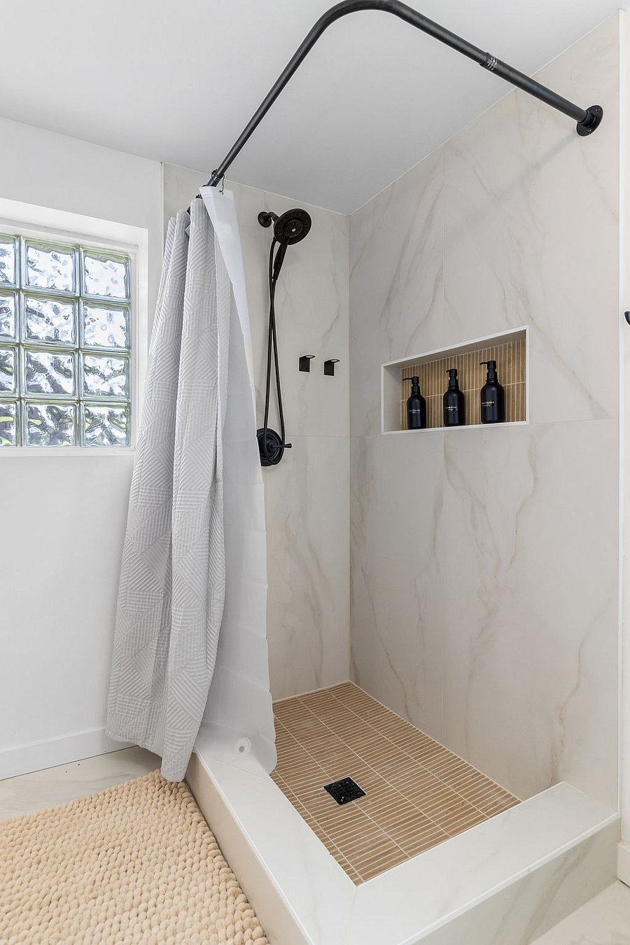 Furnished Finder property 1018441_1 photo 32