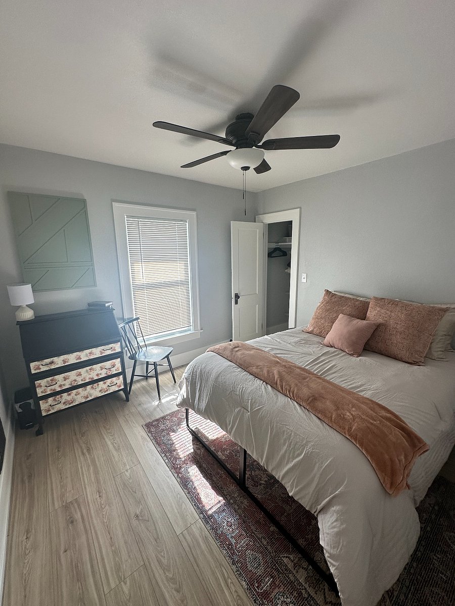 Queen Bedroom