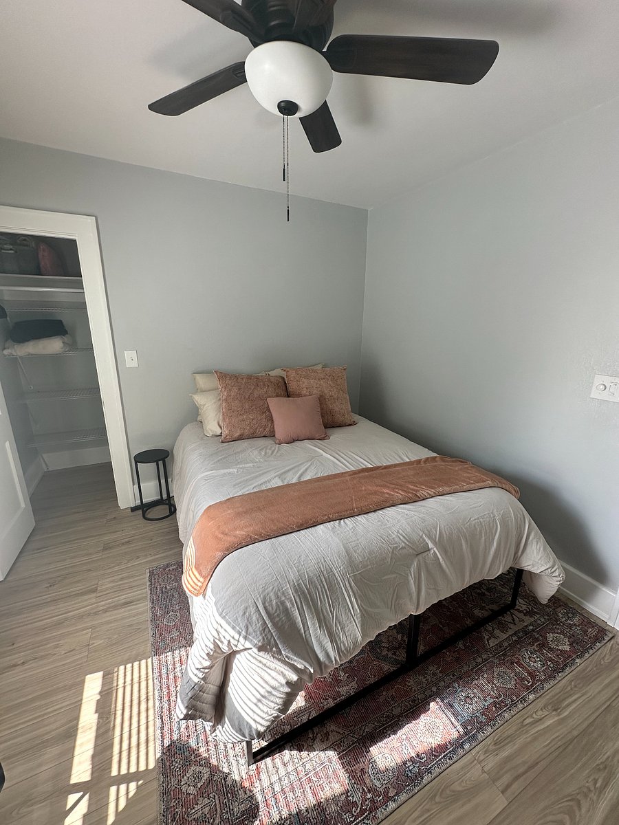 Queen Bedroom