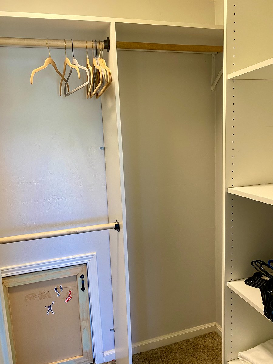 walk-in closet