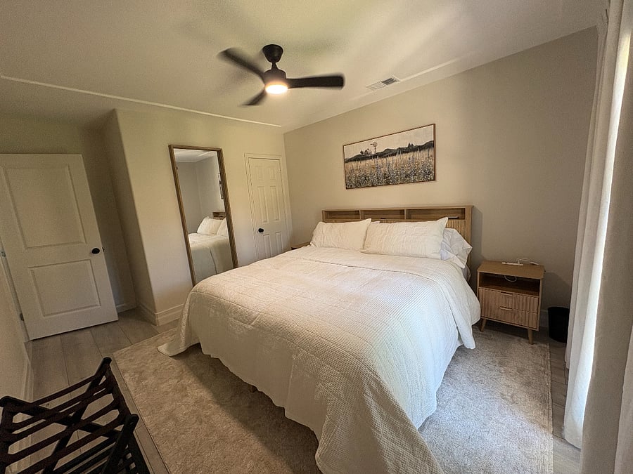 KIng Size Bedroom
