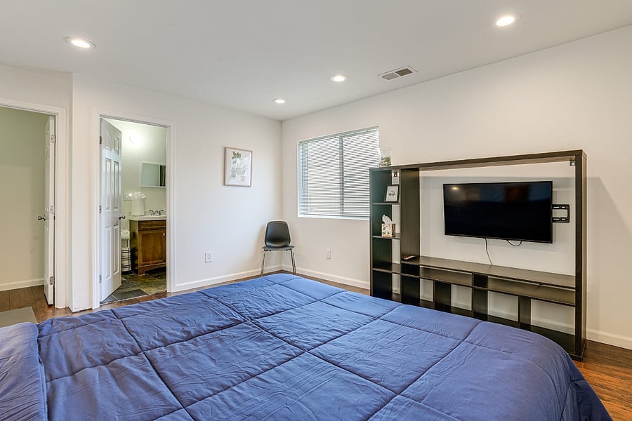 Furnished Finder property 1018617_1 photo 23