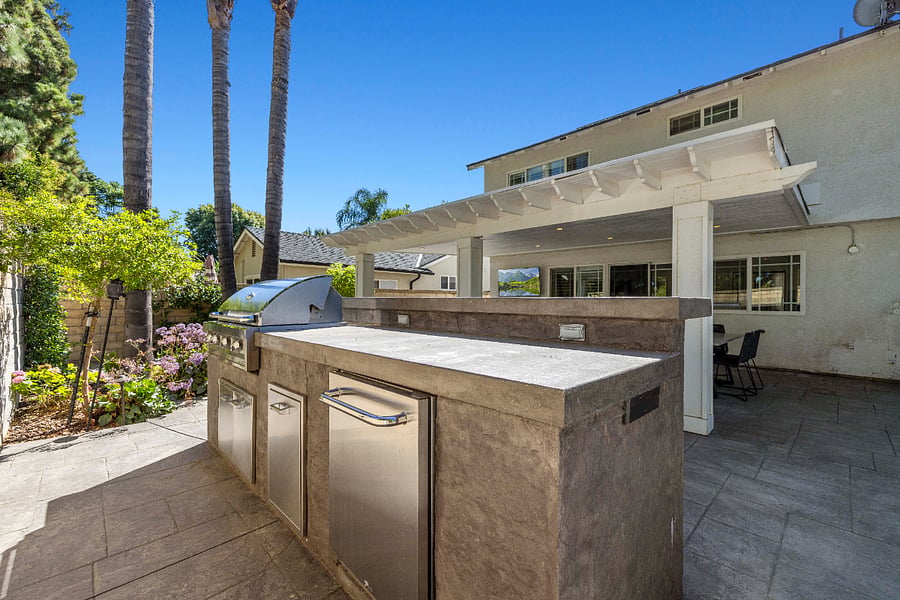 Outdoor BBQ and mini fridge
