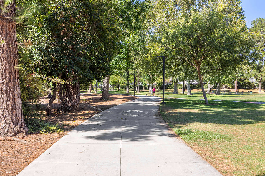 Paseo walk paths