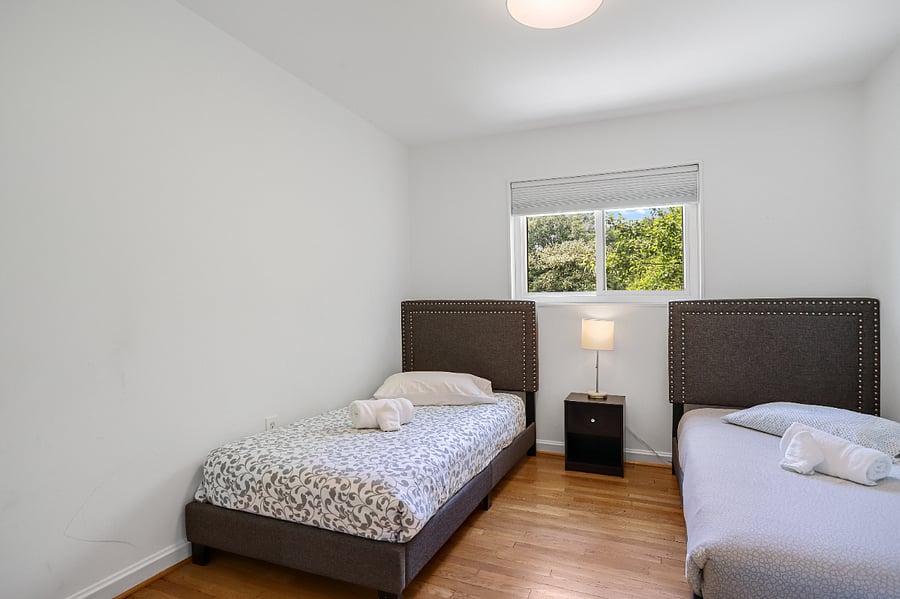 Furnished Finder property 1018809_1 photo 23