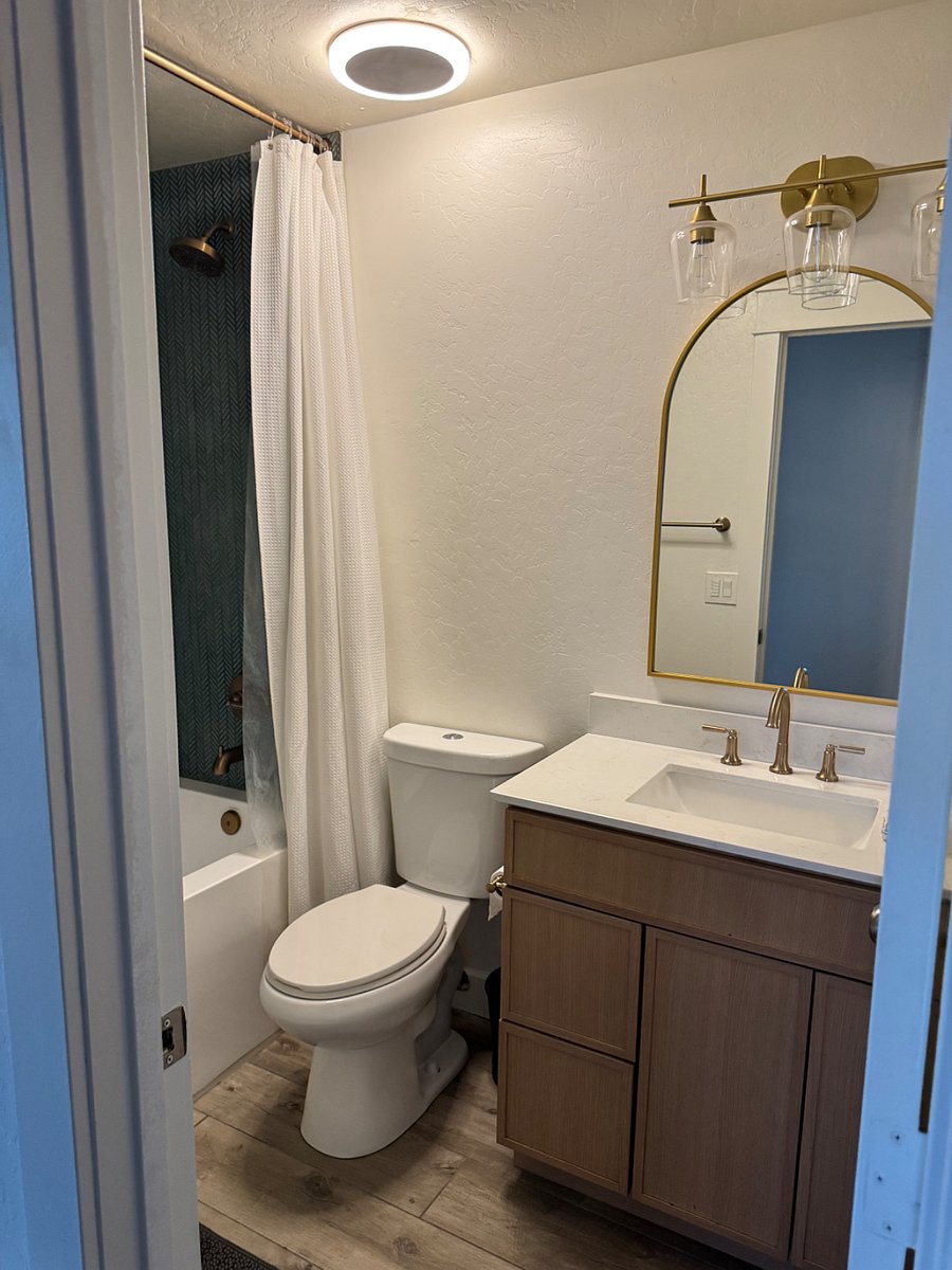 2nd Bathroom Upstairs