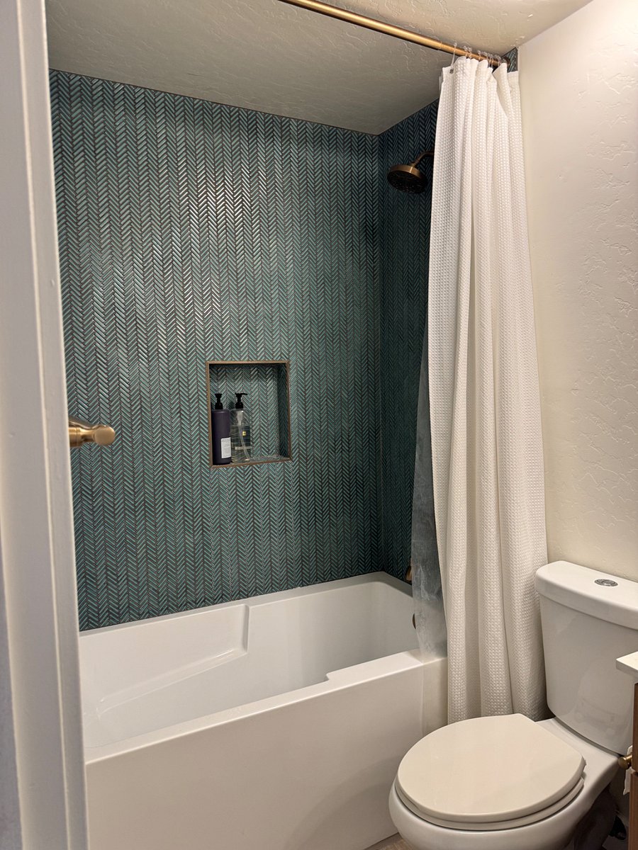 2nd Bathroom Upstairs