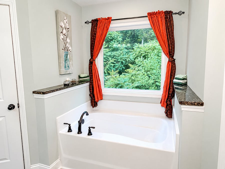 Master Bathtub
