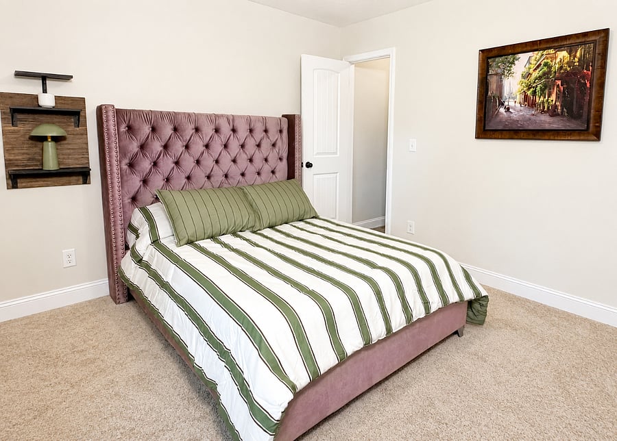 Bedroom 2 - walk-in closet