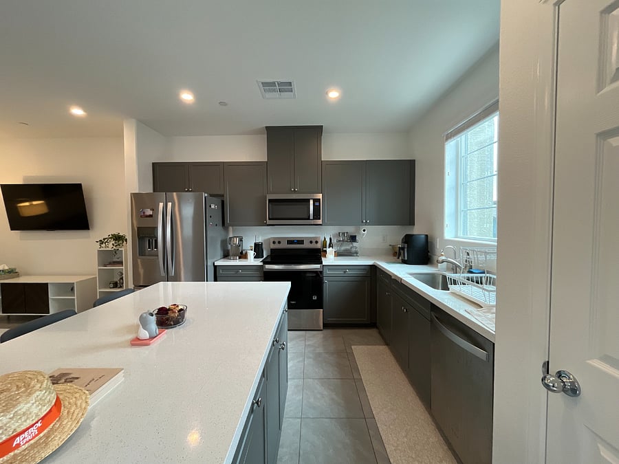Refrigerator, Microwave, Stovetop, Oven, and Dishwasher