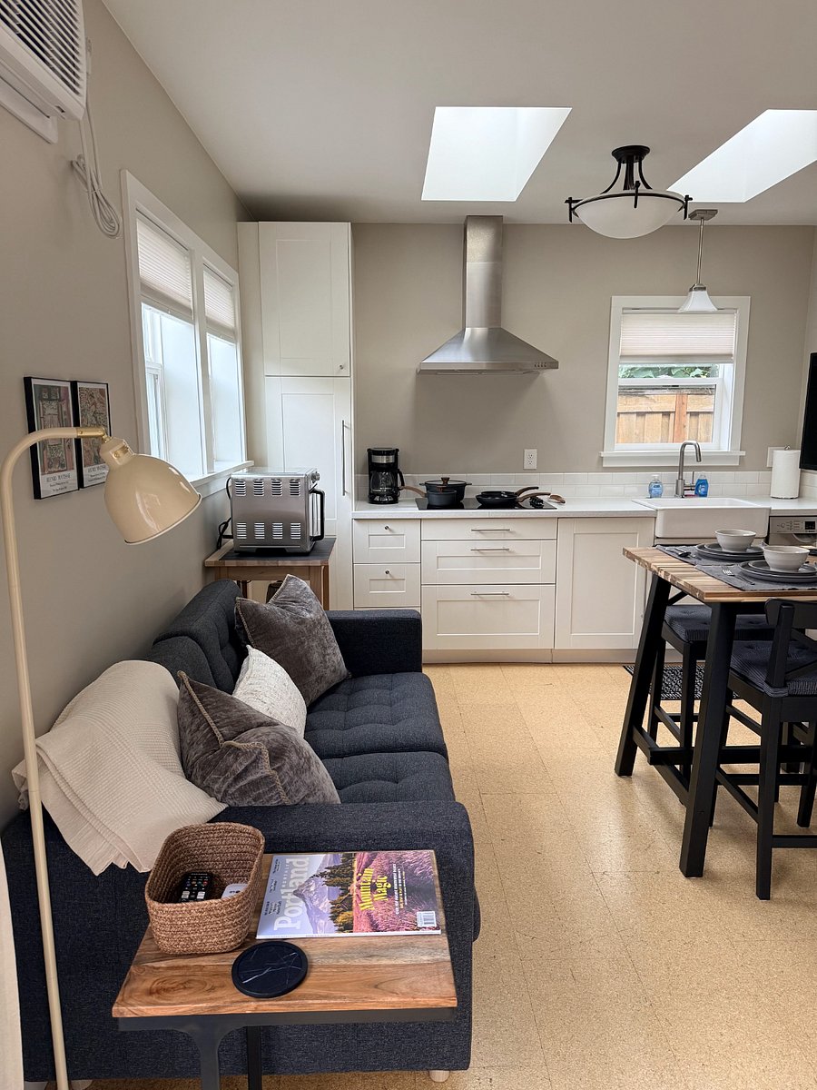 Cozy living/dining area with everything you need to make yourself at home