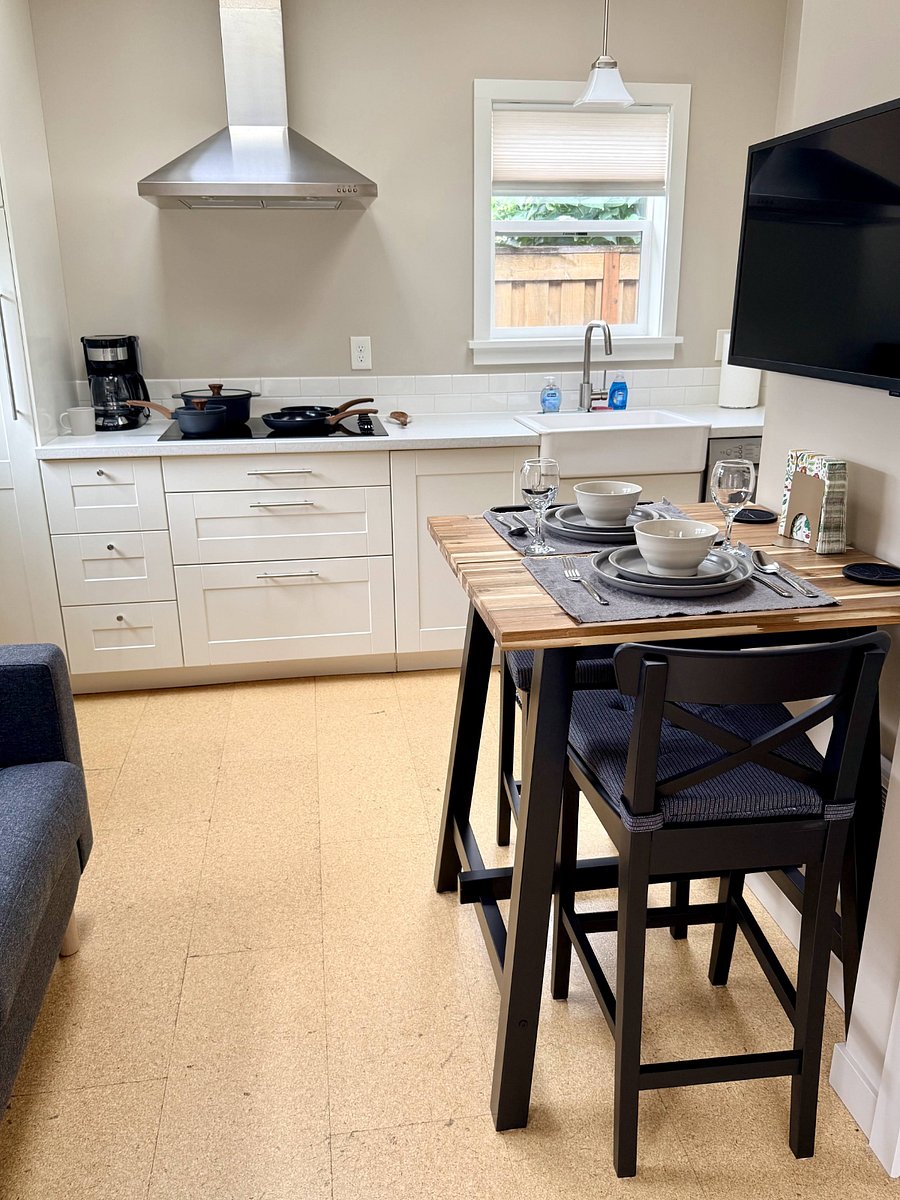 Living room leads right into the kitchen