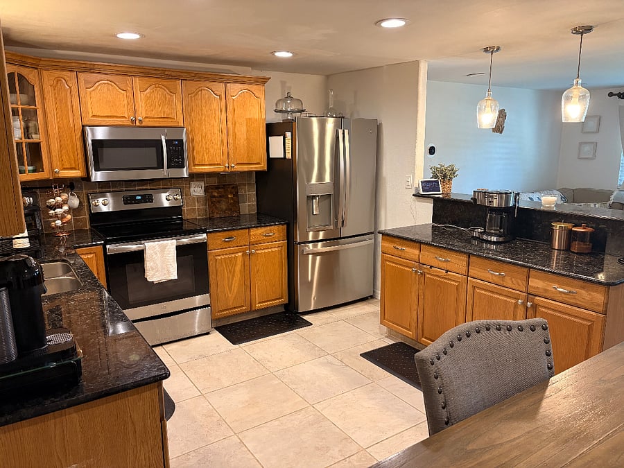 Dimmable bar lights. Smart lights (Alex) control kitchen and second living room lights. 