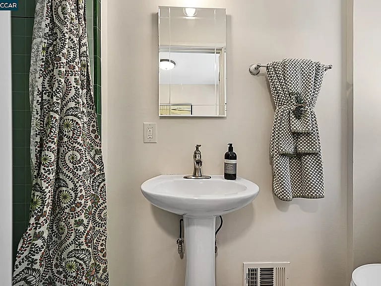Furnished Finder property 1019133_2 photo 18