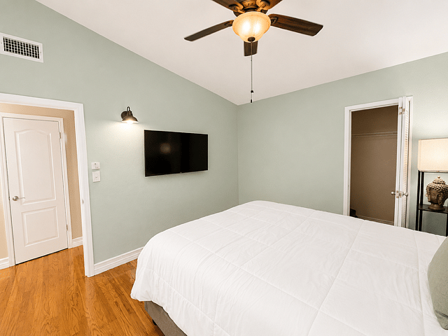 Guest Bedroom
