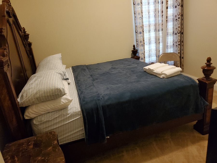 Guest-Bedroom Downstairs