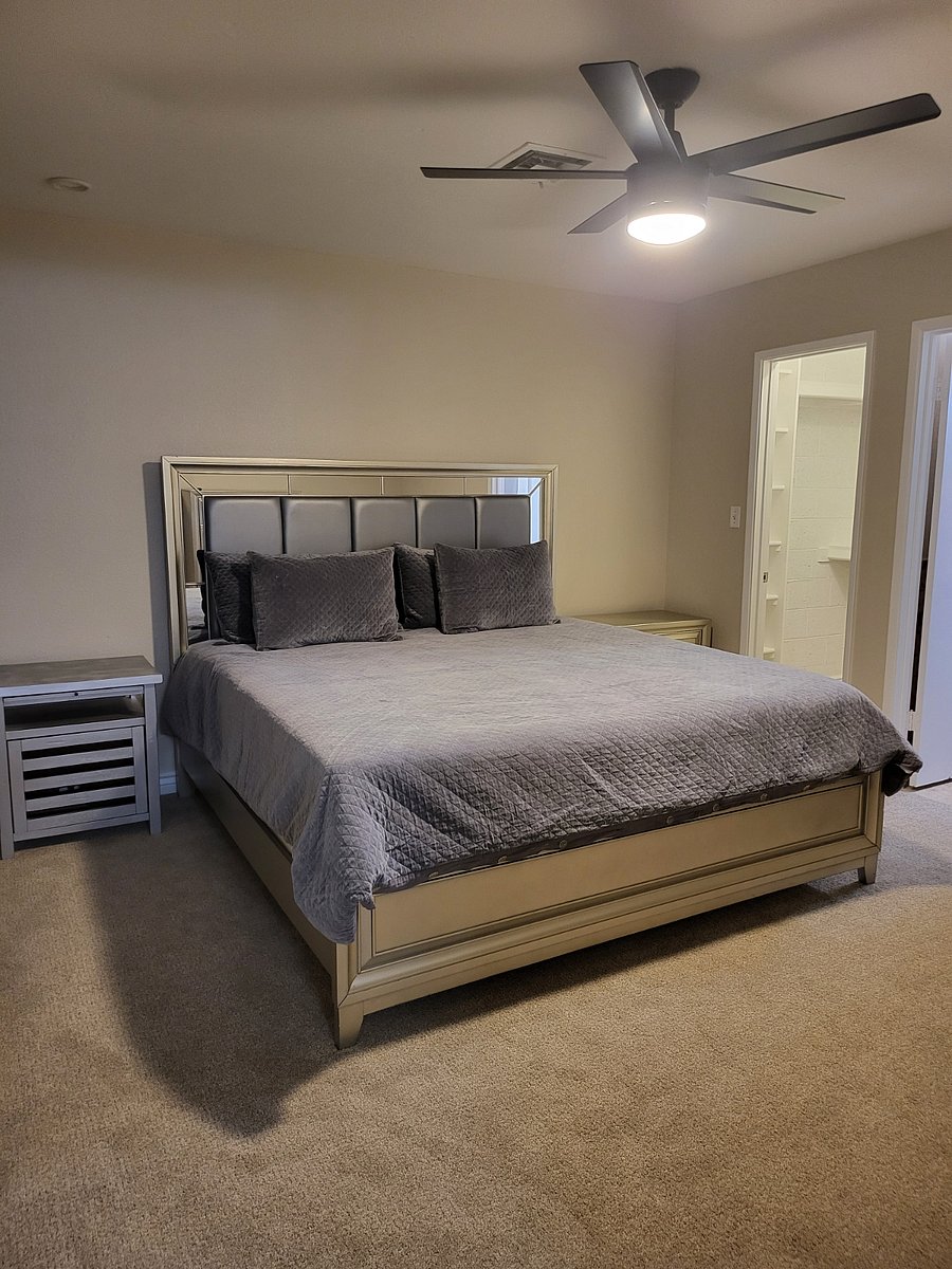 Bedroom 1 w/ King Bed